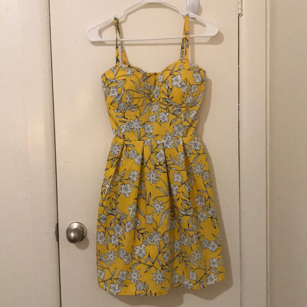 Pleated summer dress with built in cups